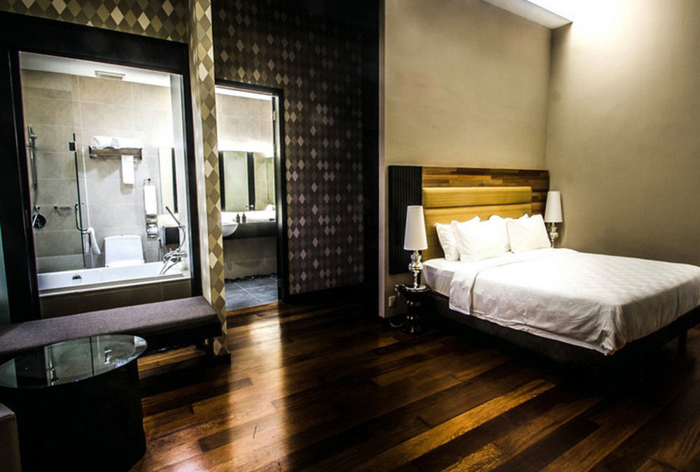 The Ranee Boutique Suites Kuching Buitenkant foto